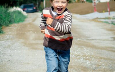 Toben und Quatsch machen als Sprache der Liebe von Kindern:  Praktische Tipps für mehr Spaß und Freude im Familienalltag